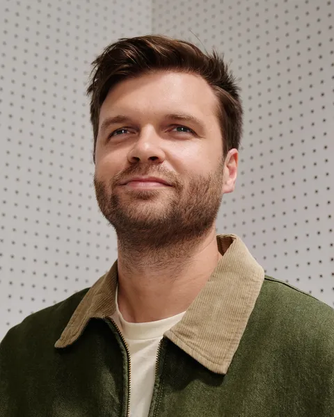 Scott Morton main portrait
