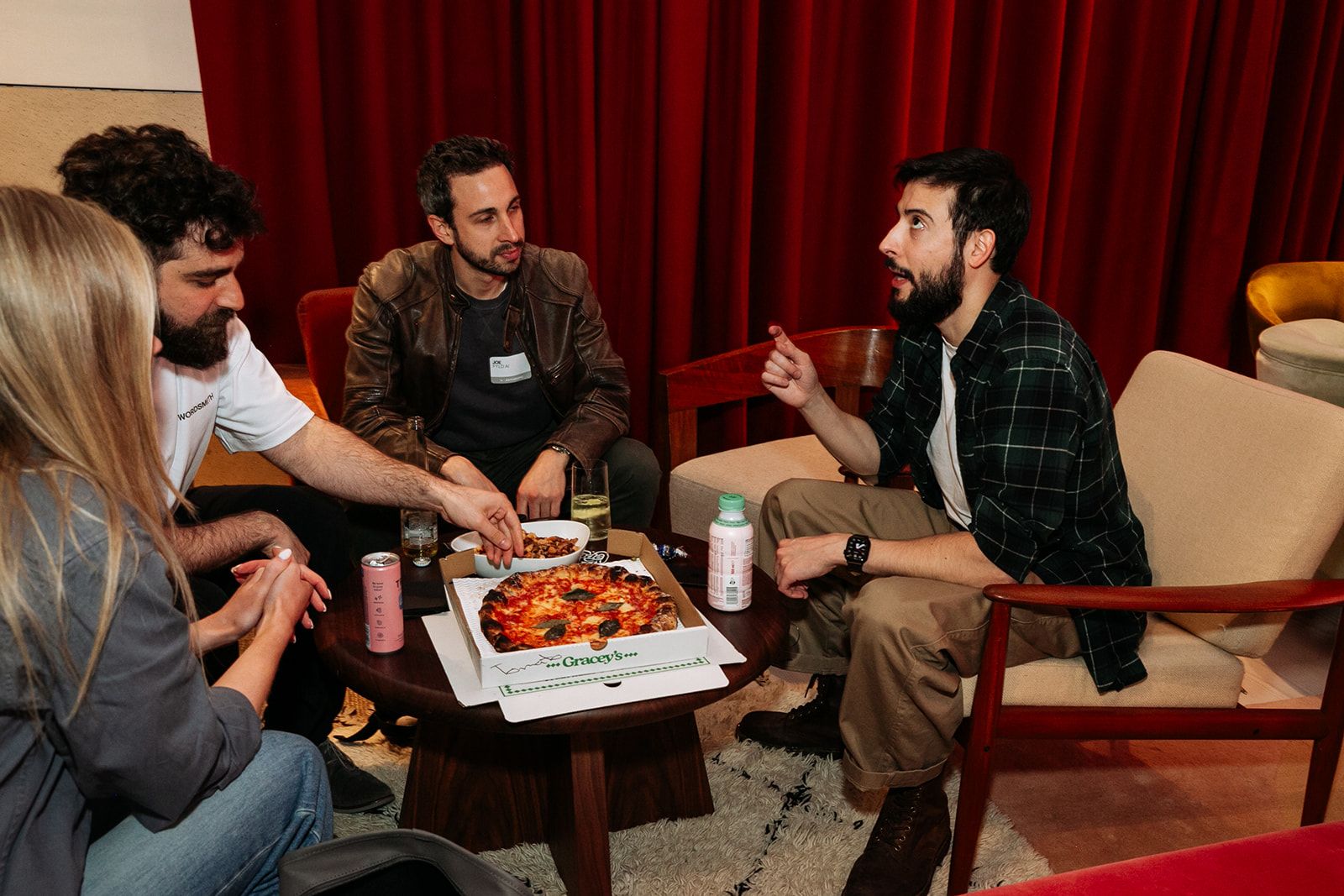 Anthropic's techinical team member Alex Palcuie discusses over pizza at Claude Code Lock-in